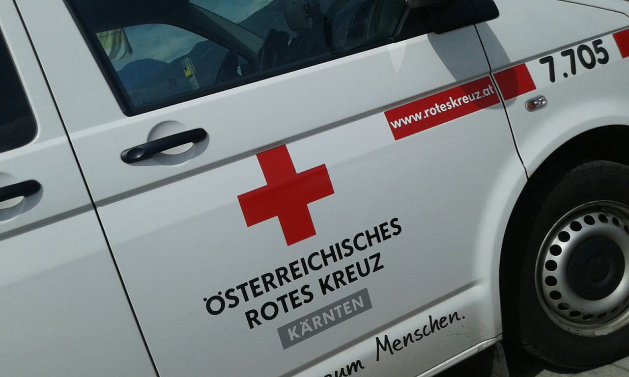 Die verletzte Frau musste zur genaueren Untersuchung in das UKH Klagenfurt gebracht werden.