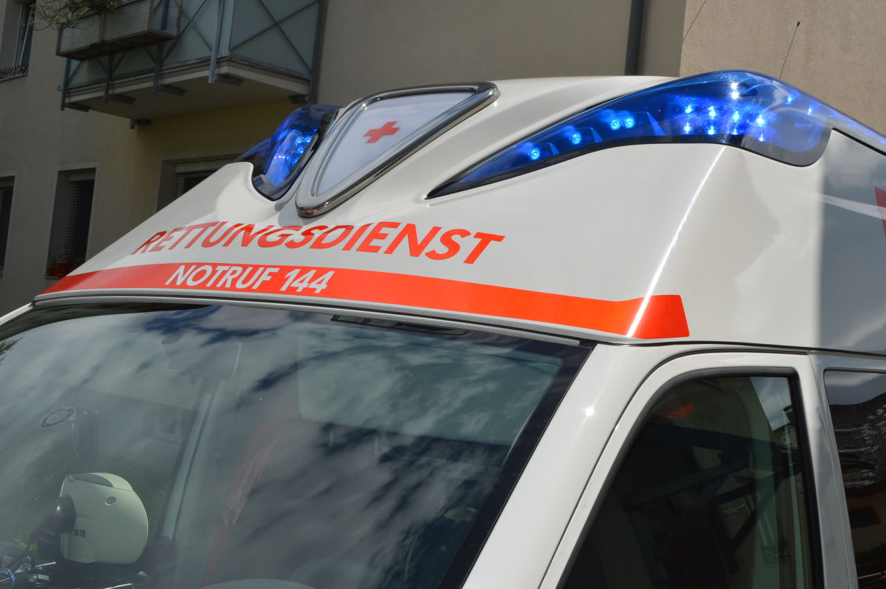 Der Fahrradfahrer wurde mit einer Rippenserienfraktur ins UKH Klagenfurt geflogen