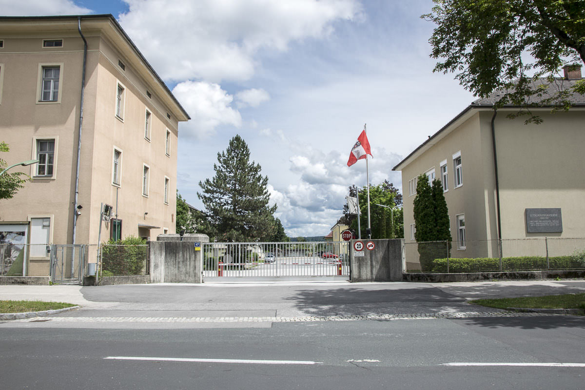 Lutschounig-Kaserne