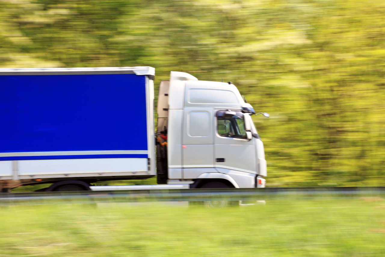Immer mehr LKW sind auf Österreichs Straßen unterwegs. Der VCÖ fordert nun stärkere Kontrollen und die Anwendung des Verursacherprinzips bei LKW-Fahrern.