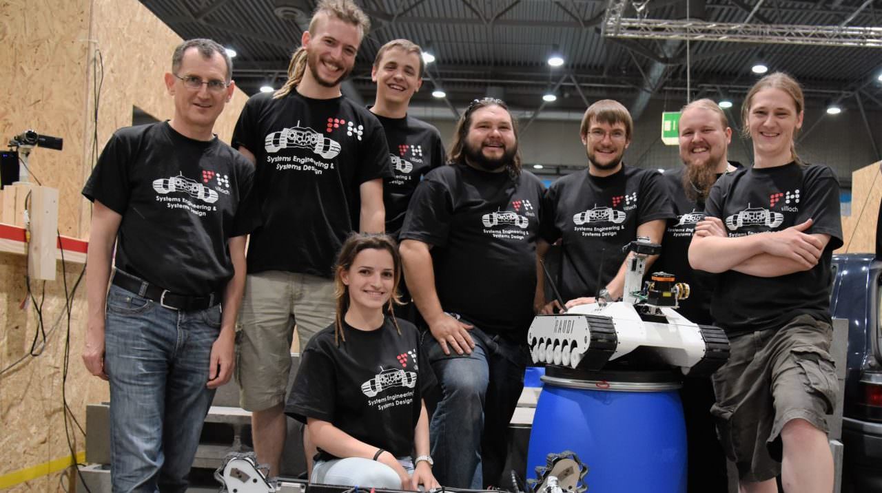 Das Robotik-Team der FH Kärnten freut sich über die Top-Platzierungen beim RoboCup 2016