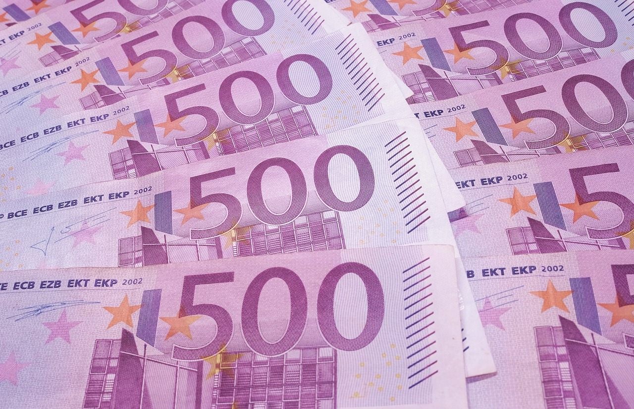 Mehrere tausend Euro befanden sich in der Brieftasche, die der Pensionist in der Kühltasche aufbewahrte.