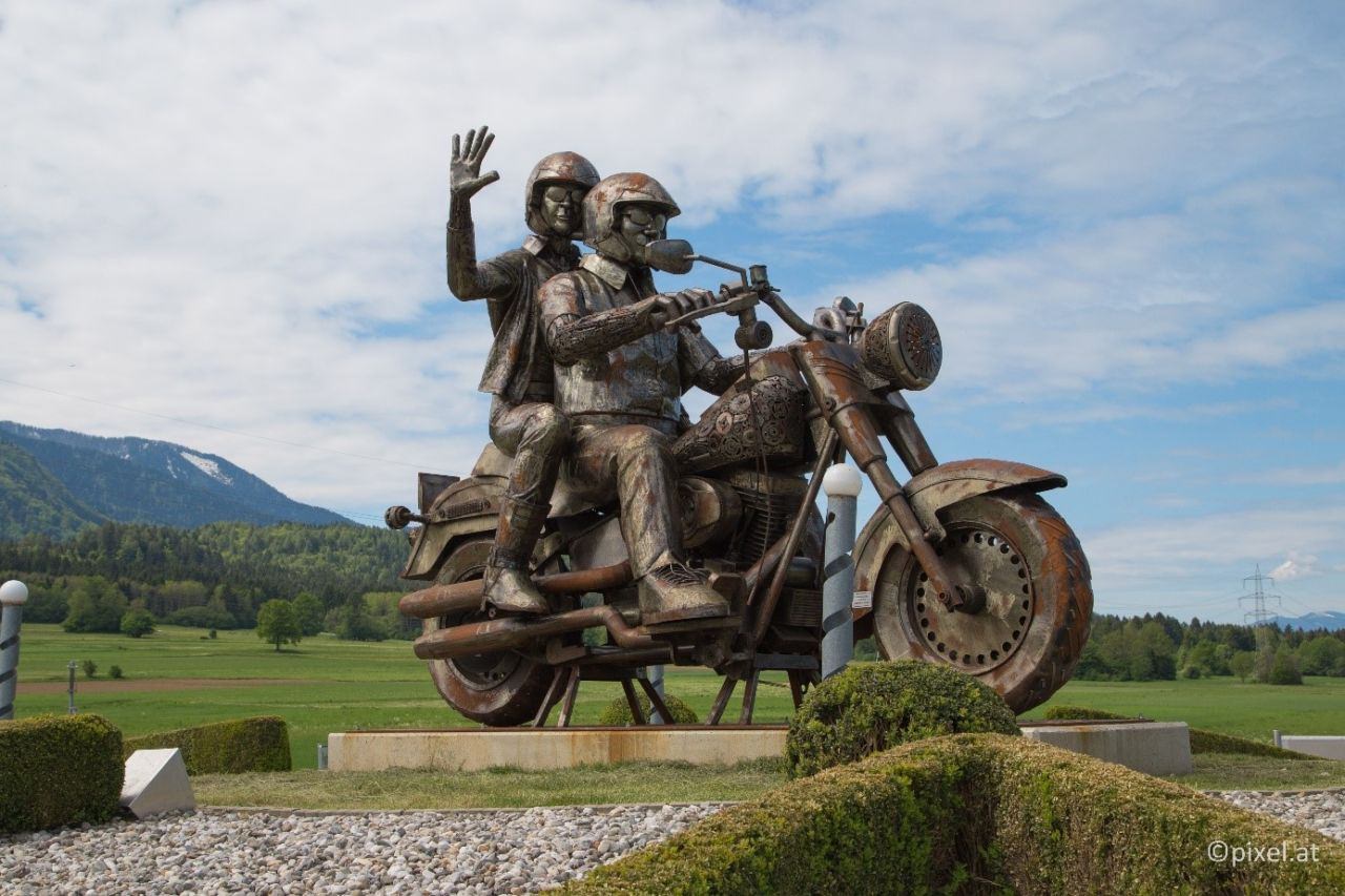 Harley Skulptur, Kreisverkehr Faak