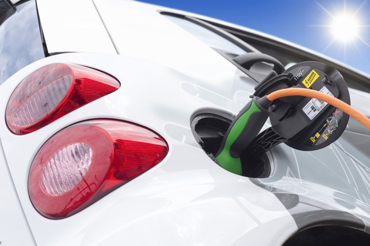Elektroautos schonen nicht nur die Umwelt, sie werden auch staatlich gefördert. Mehr dazu erfährst du hier.