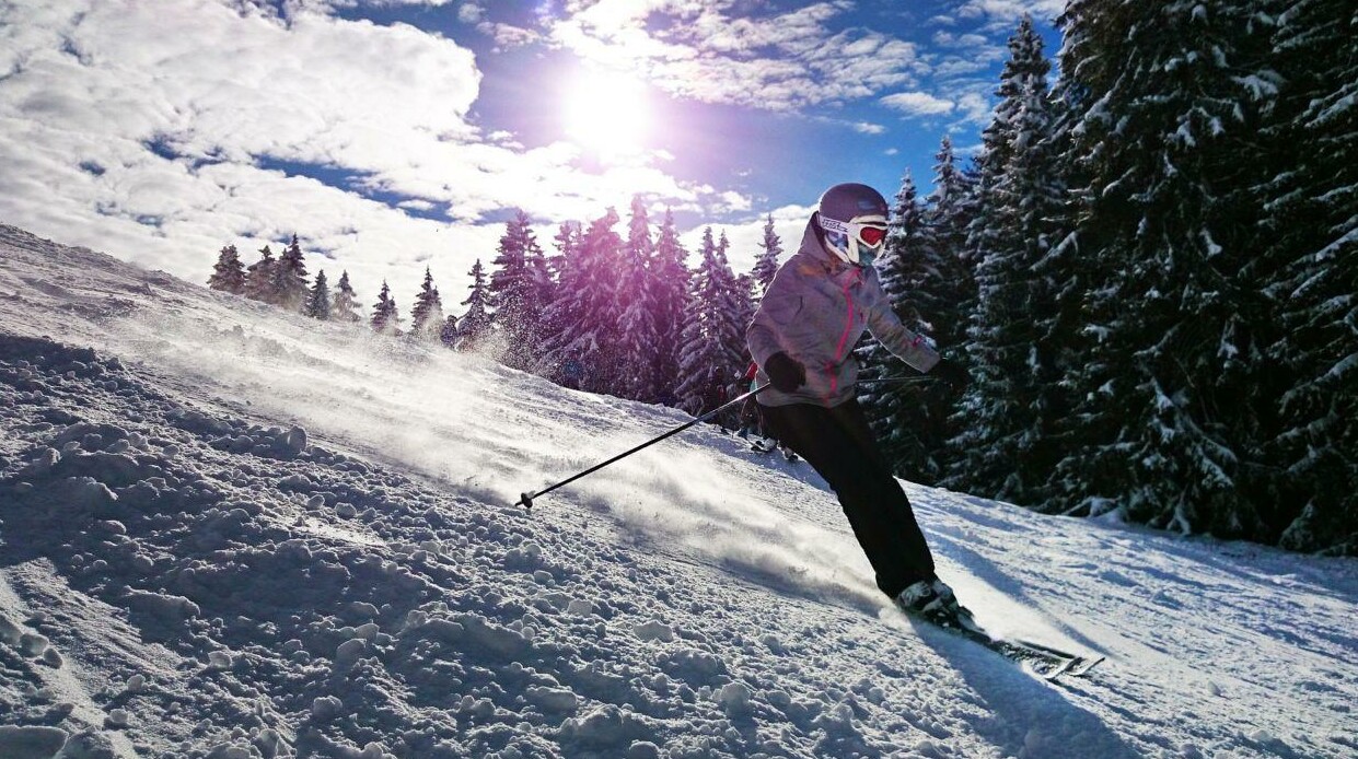 Mit der Skisaison starten auch die alljährlichen Ski-Diebstähle. Wie ihr euch davor schützt erfahrt ihr hier!