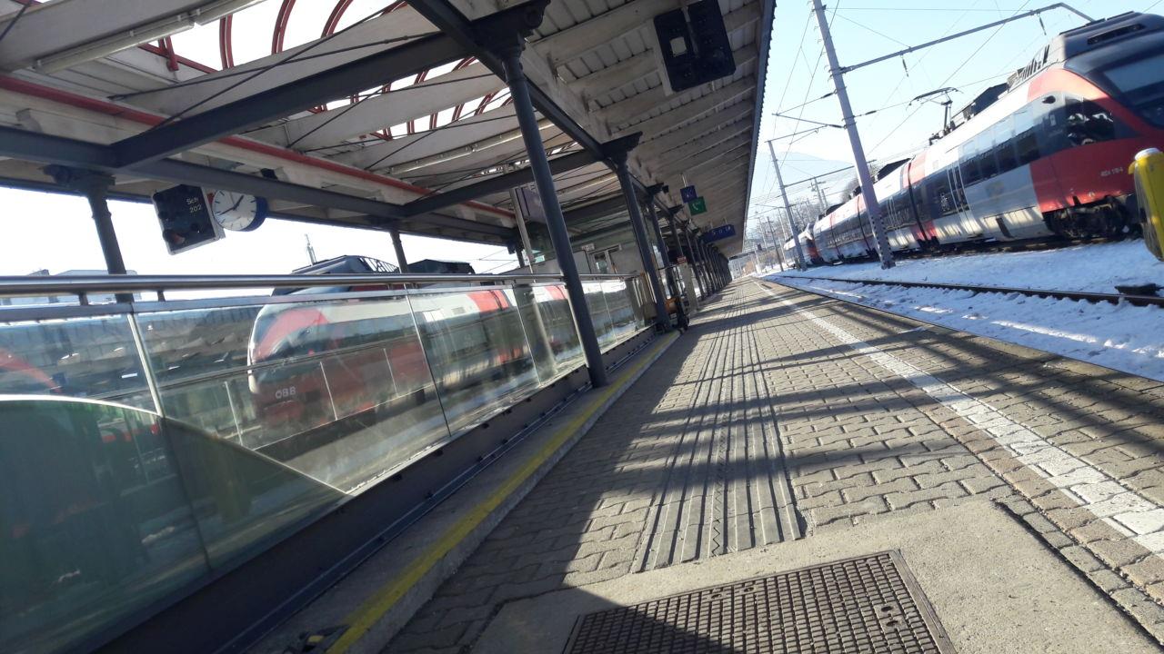 Ab dem 1. April darf auf österreichischen Bahnsteigen nicht mehr geraucht werden.