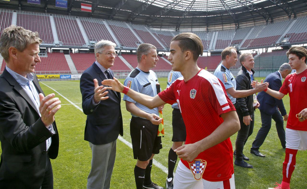 LH Peter Kaiser mit Sportdirektor Arno Arthofer und KFV Präsident Klaus Mitterdorfer beim Auftaktspiel Österreich gegen Kroatien