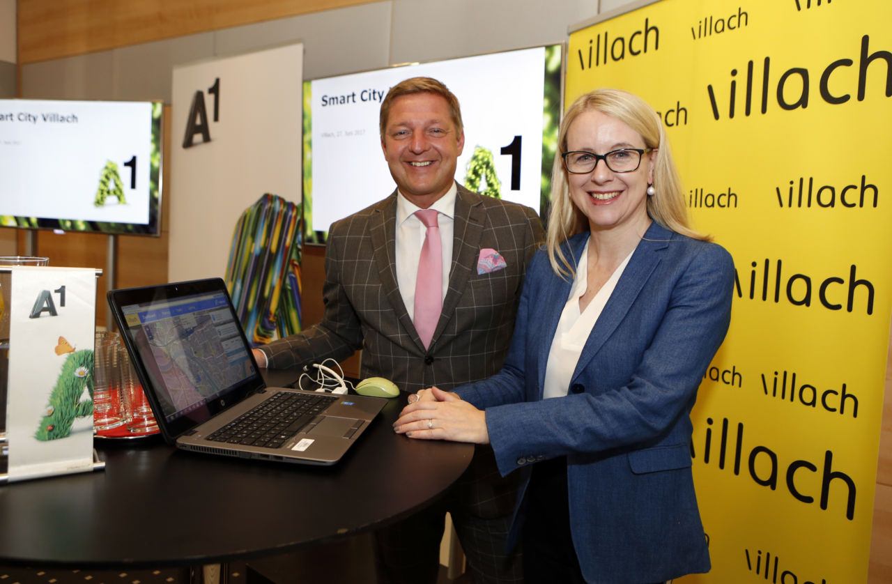 Bürgermeister Günther Albel und A1 CEO Margarete Schramböck
