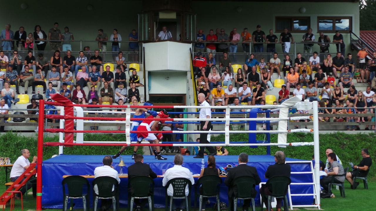 Rund 250-300 Besucher wohnten den Boxmeisterschaften bei.