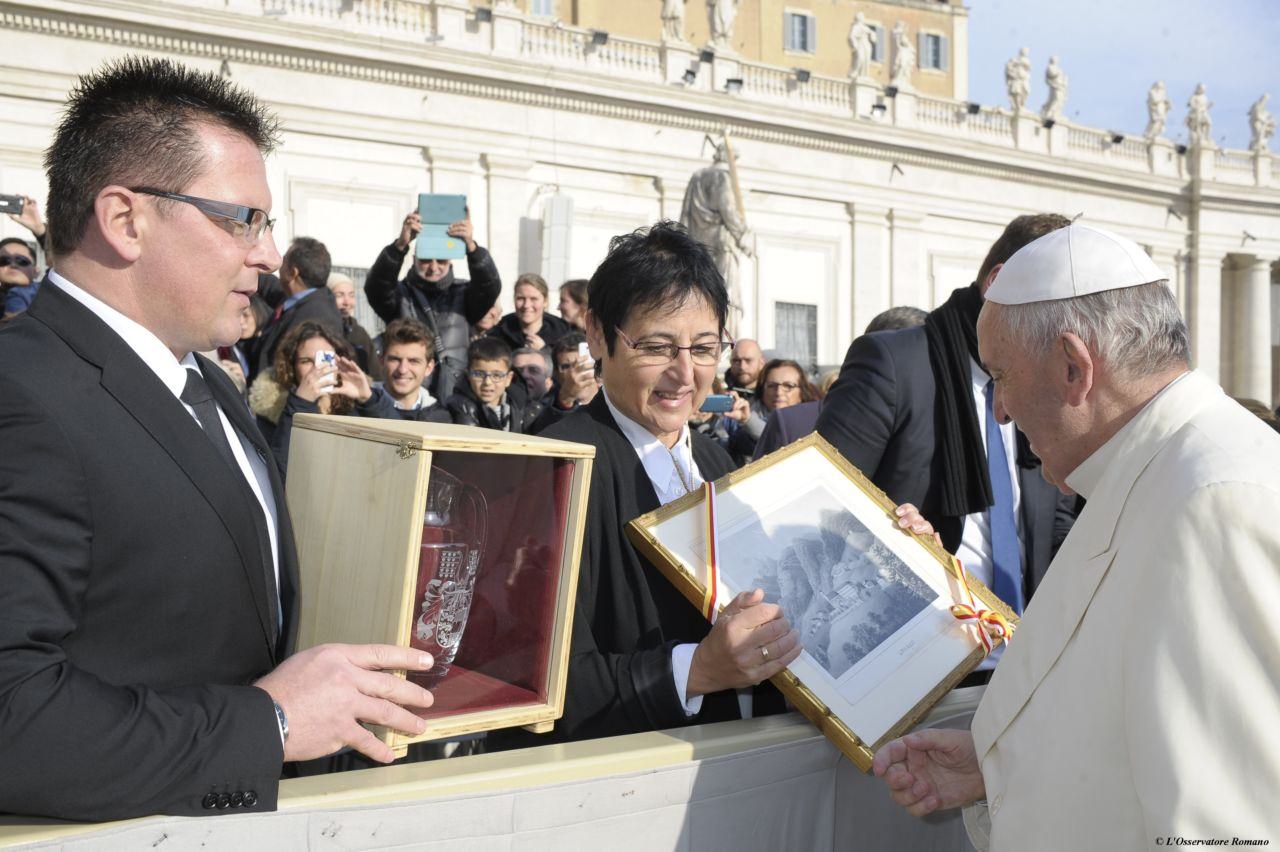 Papst Franziskus empfing Trodt-Limpl und Korak in Rom. 