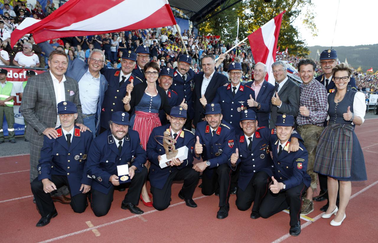 LH Kaiser und LHStv.in Prettner gratulierten bei Siegerehrung der Feuerwehrolympiade in Villach zur ausgezeichneten Leistung