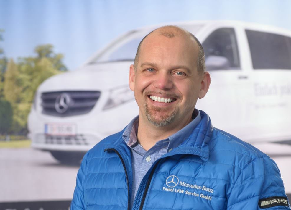 Helmut Peissl freut sich, dass sein Unternehmen seit Dezember 2017 nun auch autorisierter Mercedes Benz Servicepartner für PKW ist.