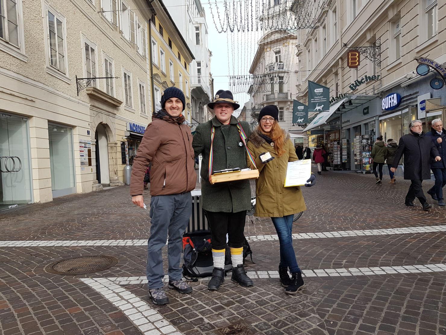 Beim Unterschriften sammeln in Klagenfurt