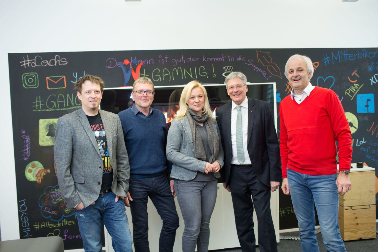 Thomas Waier, Norbert Rom, Daniela Zöchmann, LH Peter Kaiser und Kurt Lassnig beim Besuch der IT Labs im Lakesidesoftwarepark