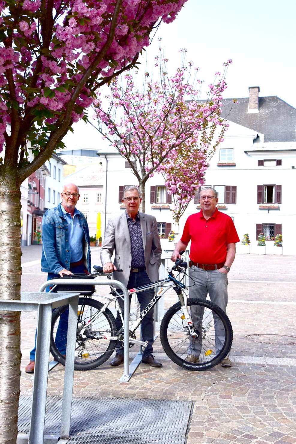 v.l: Siegfried Hohenwarter, Stadtrat Harald Sobe, Fahrradkoordinator Ronald Messic