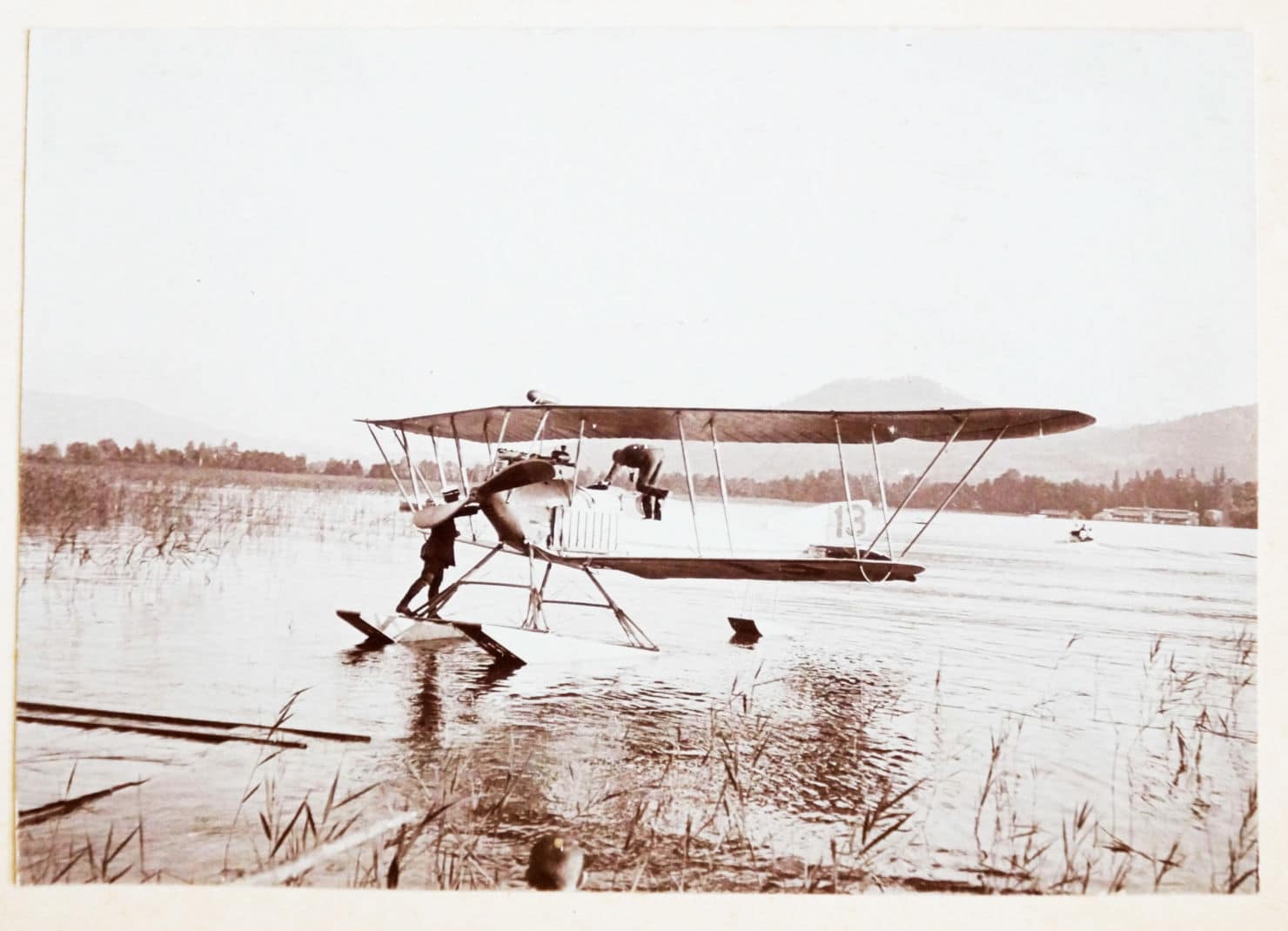 1913 Wasserflugzeug am Wörthersee: eines der ersten Wasserflugzeuge Österreichs wurde am Wörthersee 1913 ausgiebig getestet 