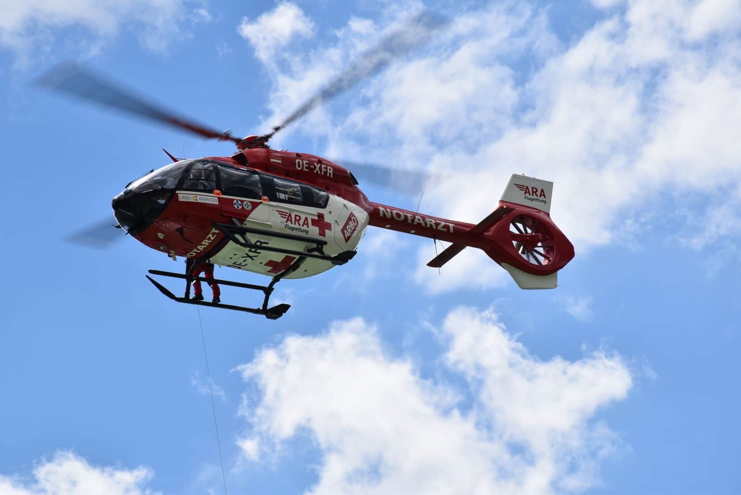 Mit dem Rettungshubschrauber RK1 wurde die Verletzte ins Krankenhaus Villach geflogen.