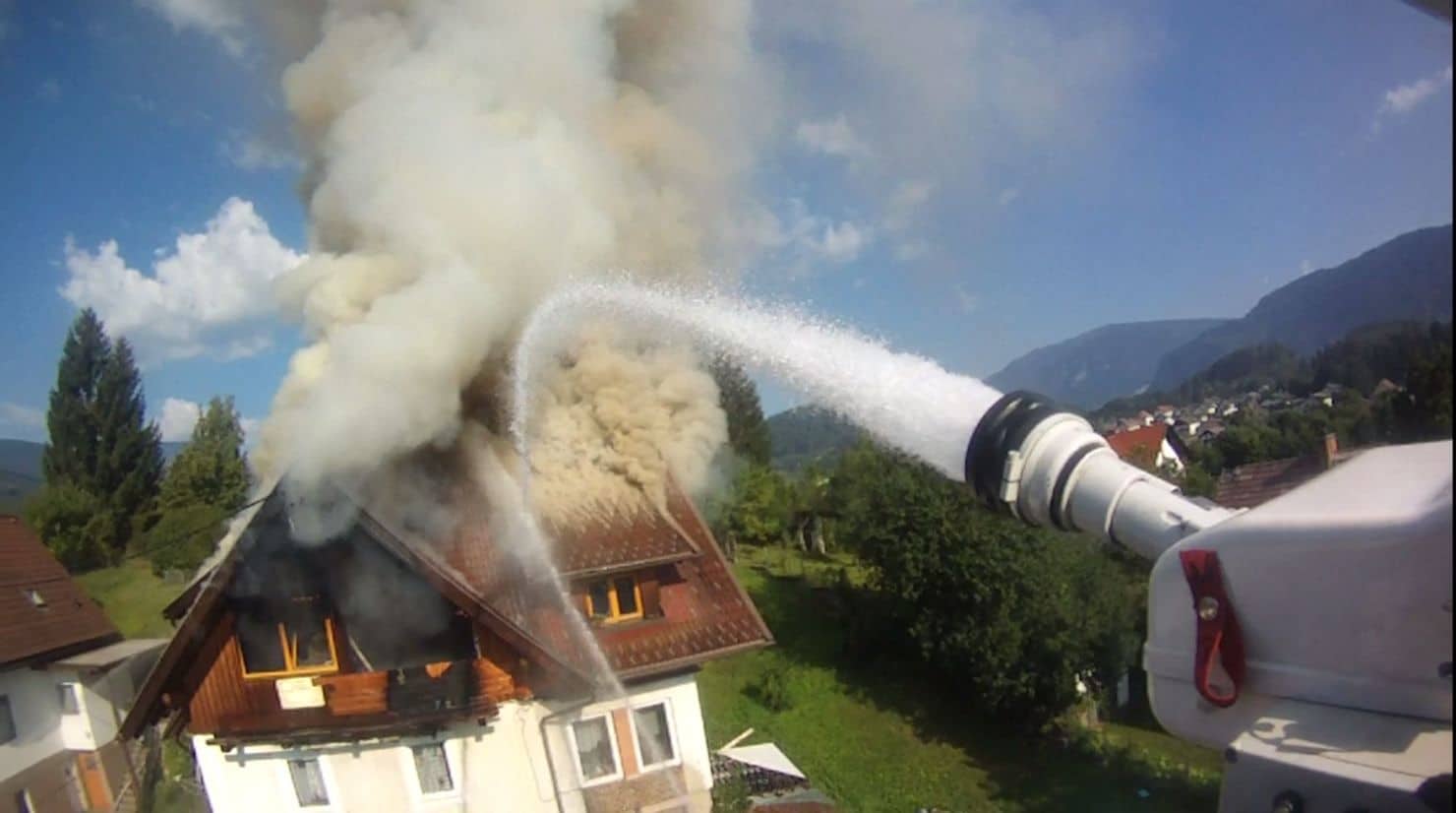 Neun Feuerwehren versuchten im Juli 2018 den Großbrand in St. Geogen zu löschen.