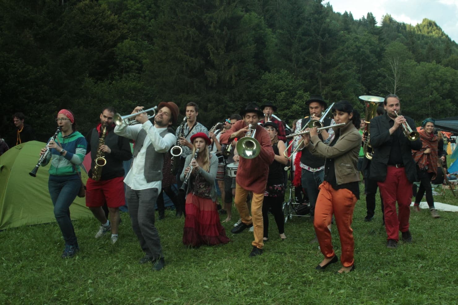 Heute, Freitag, startete das woodstockenboi Festival. 
