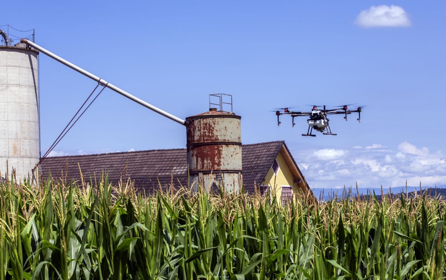 Die Ausbringung per Drohne bietet in der Landwirtschaft viele Vorteile.
