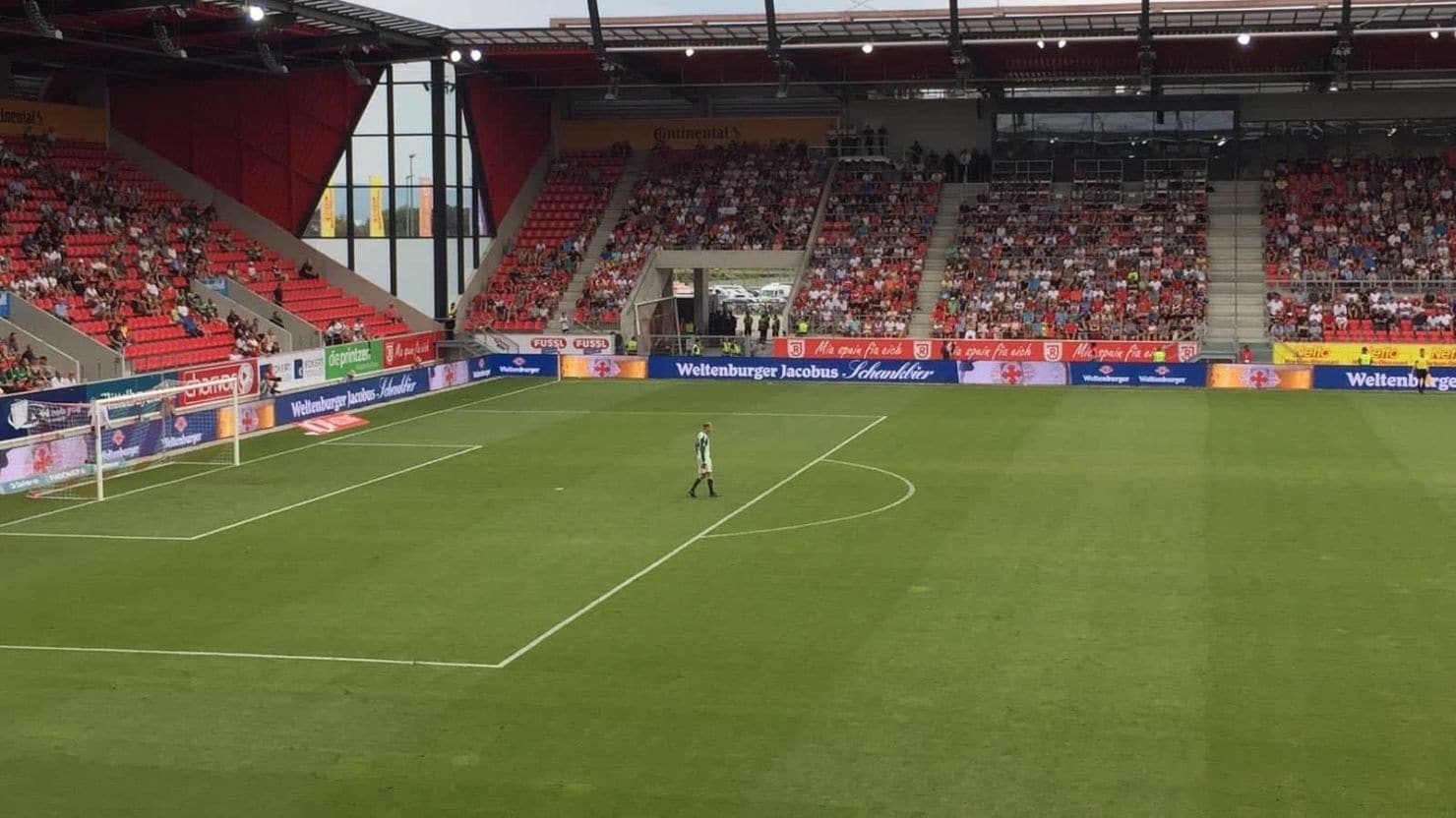 Marco Knaller beim heutigen Spiel in der Regensburger Continental Arena.