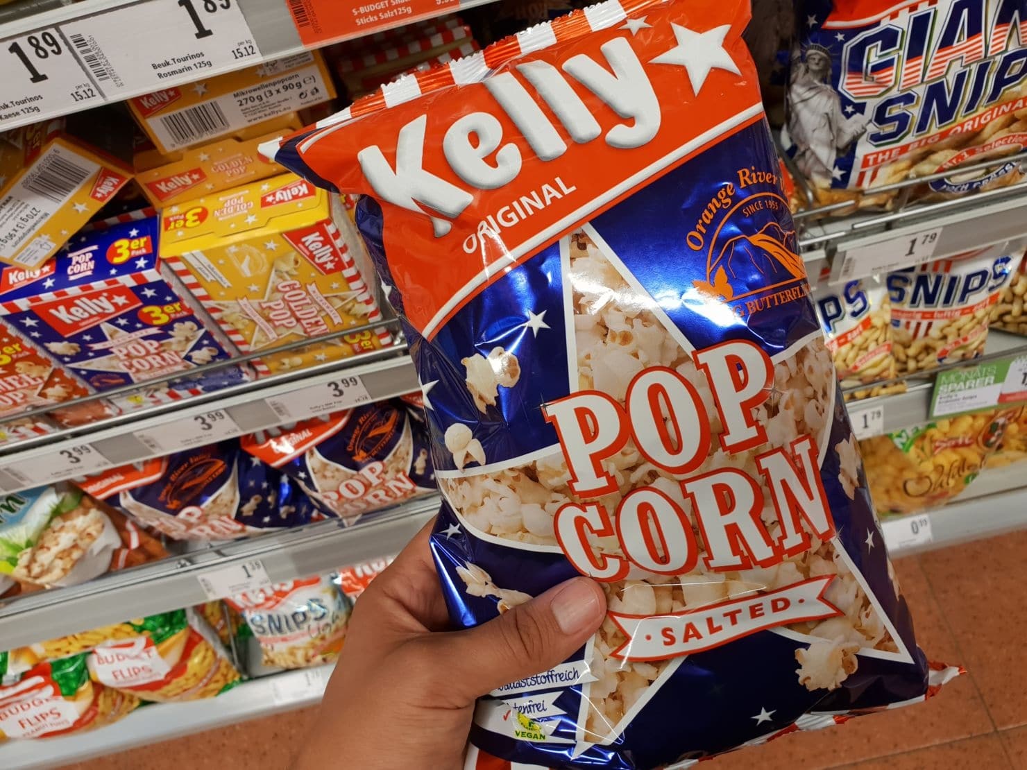 Drei Kelly Popcorn Produkte sind von dem Rückruf betroffen. Aus den Supermarktregalen wurden sie bereits entfernt.