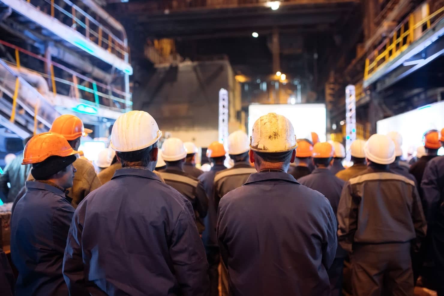 Ab heute, 12 Uhr, starten die ersten internen Betriebsversammlungen in den großen metallverarbeitenden Betrieben.
