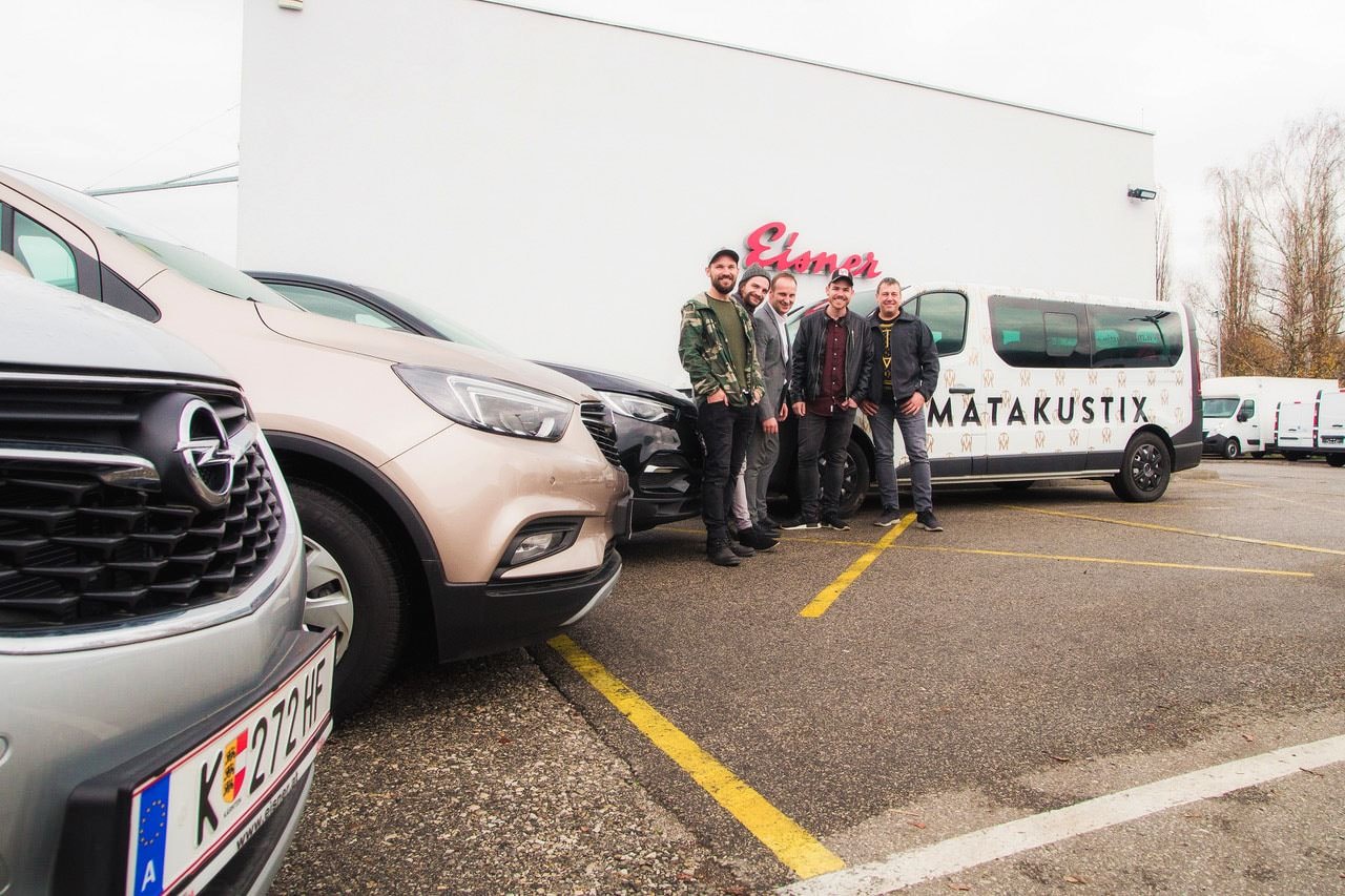 Die neuesten Autos unterstützen Matakustix bei ihren Touren durch das Land.