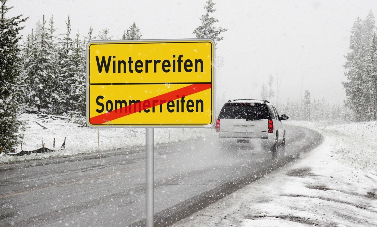 Wenn es langsam kälter wird, verändern sich die Bedingungen deutlich: Fahrzeuge verhalten sich auf glatten oder verschneiten Untergründen ganz anders als im Sommer.