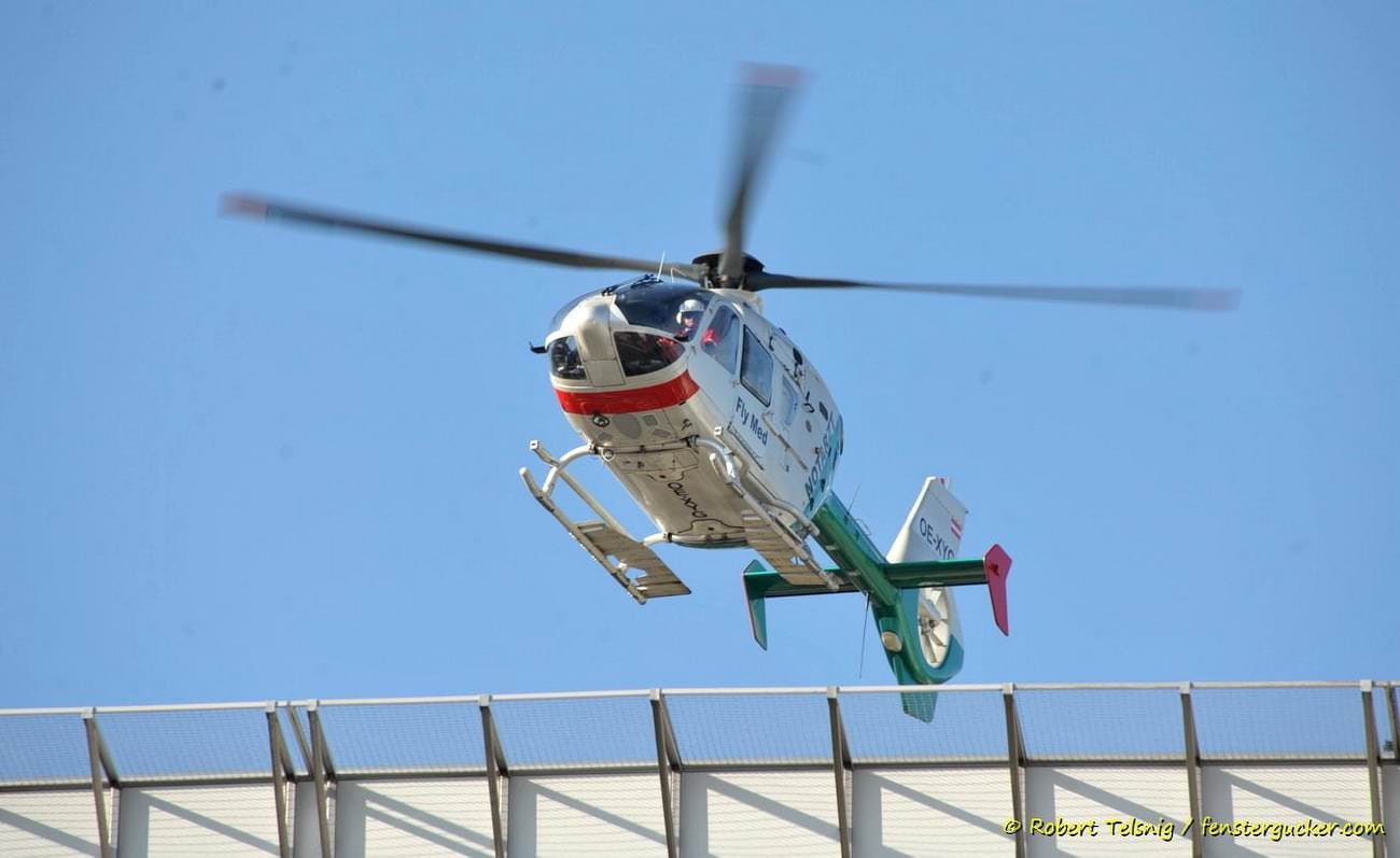 Mit dem Rettungschubschrauber Airmed 1 wurde der schwer verletzte Skifahrer ins LKH Villach geflogen.