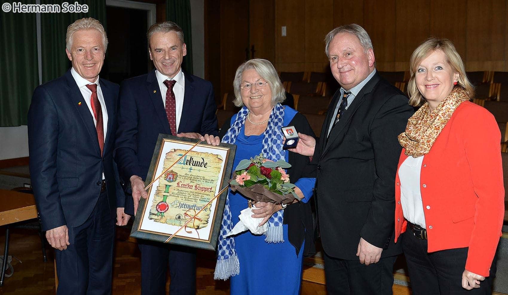 Günther Kiko, der langjährige Obmann des Veldener Turnvereins und Lenčka Kupper, eine Veldener Kinderbuchautorin erhielten eine Ehrenurkunde. 