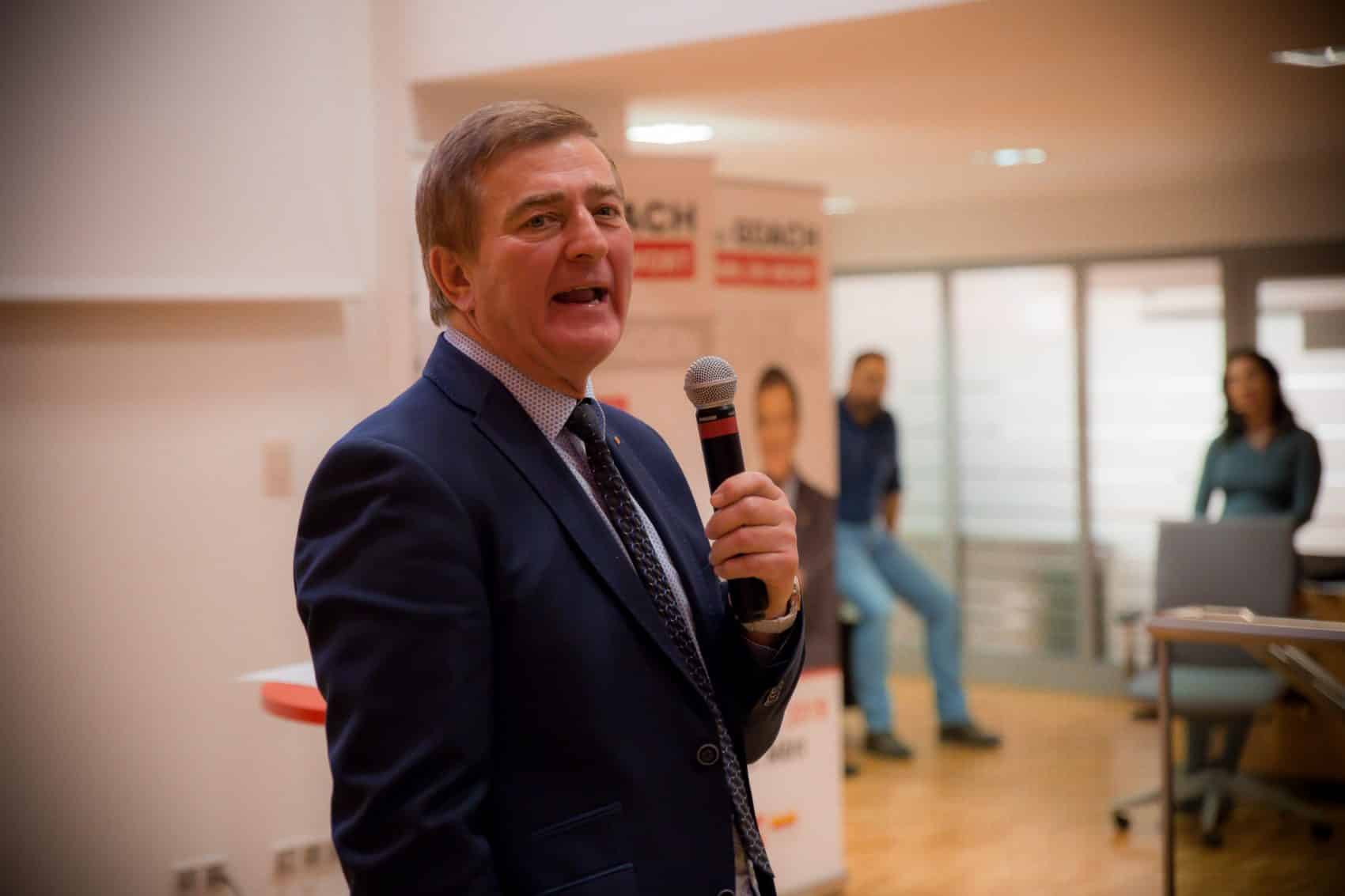 Der AK-Präsident Goach forderte gestern bei einer Wahlkampfveranstaltung der FSG in Villach den sofortigen Rücktritt von FPÖ-Klubobmann Walter Rosenkranz. 