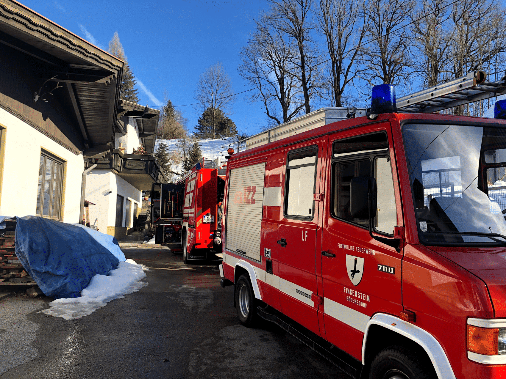 Die Freiwillige Feuerwehr Gödersdorf ist bereits vor Ort