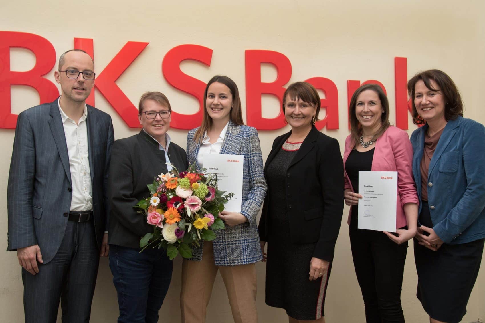 BKS Bank-Vorstandsvorsitzende Herta Stockbauer gratulierte den Absolventinnen des Frauenkarriereprogramms. 