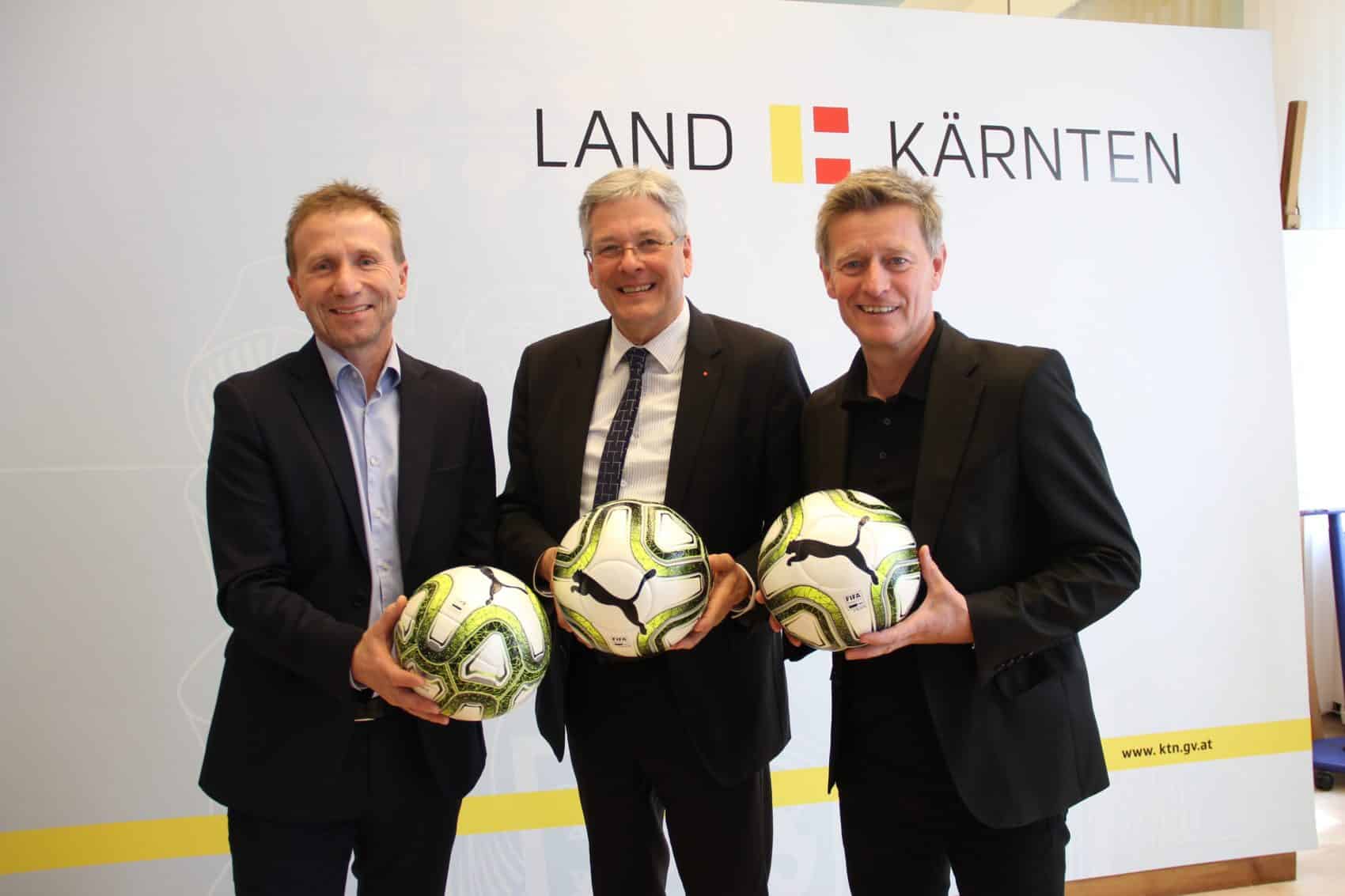 ÖFB-Cupfinale in Klagenfurt: Klaus Mitterdorfer (Präsident des Kärntner Fußball Verbandes), LH Peter Kaiser und Landessportdirektor Arno Arthofer