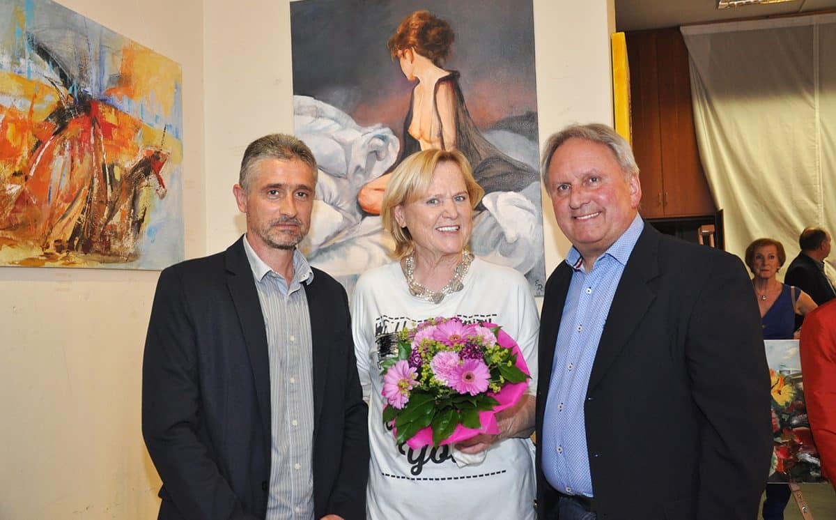 Vom 4. Juni bis zum 16. Juni 2019 präsentiert Elfi Ripfl ihre Kunstwerke im Veldner Gemeindeamt.