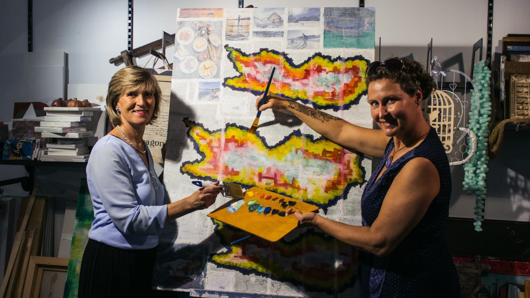 Christina Mirnig und Petra Sousan freuen sich schon auf die vielen Künstlerinnen und Künstler, die die Lederergasse in eine Kunstmeile verwandeln werden