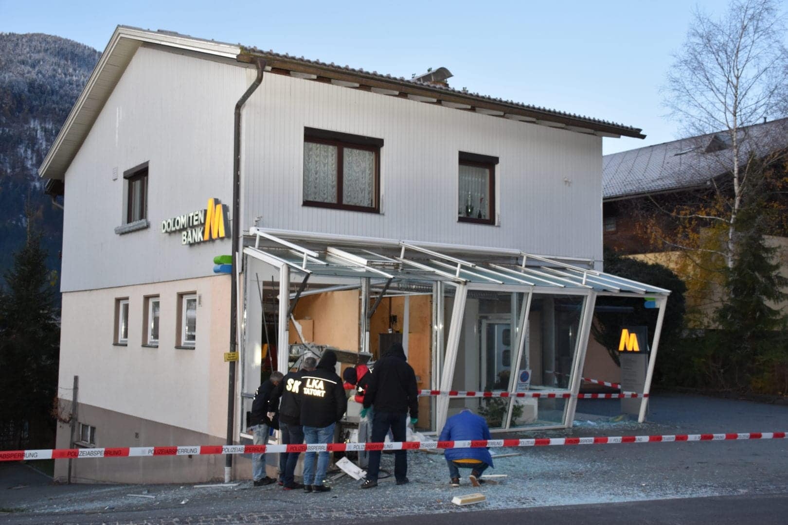 Bei dieser Bank wurde ein Bankomat im November 2019 gesprengt. Mehr als 55.000 Euro wurden daraus gestohlen.