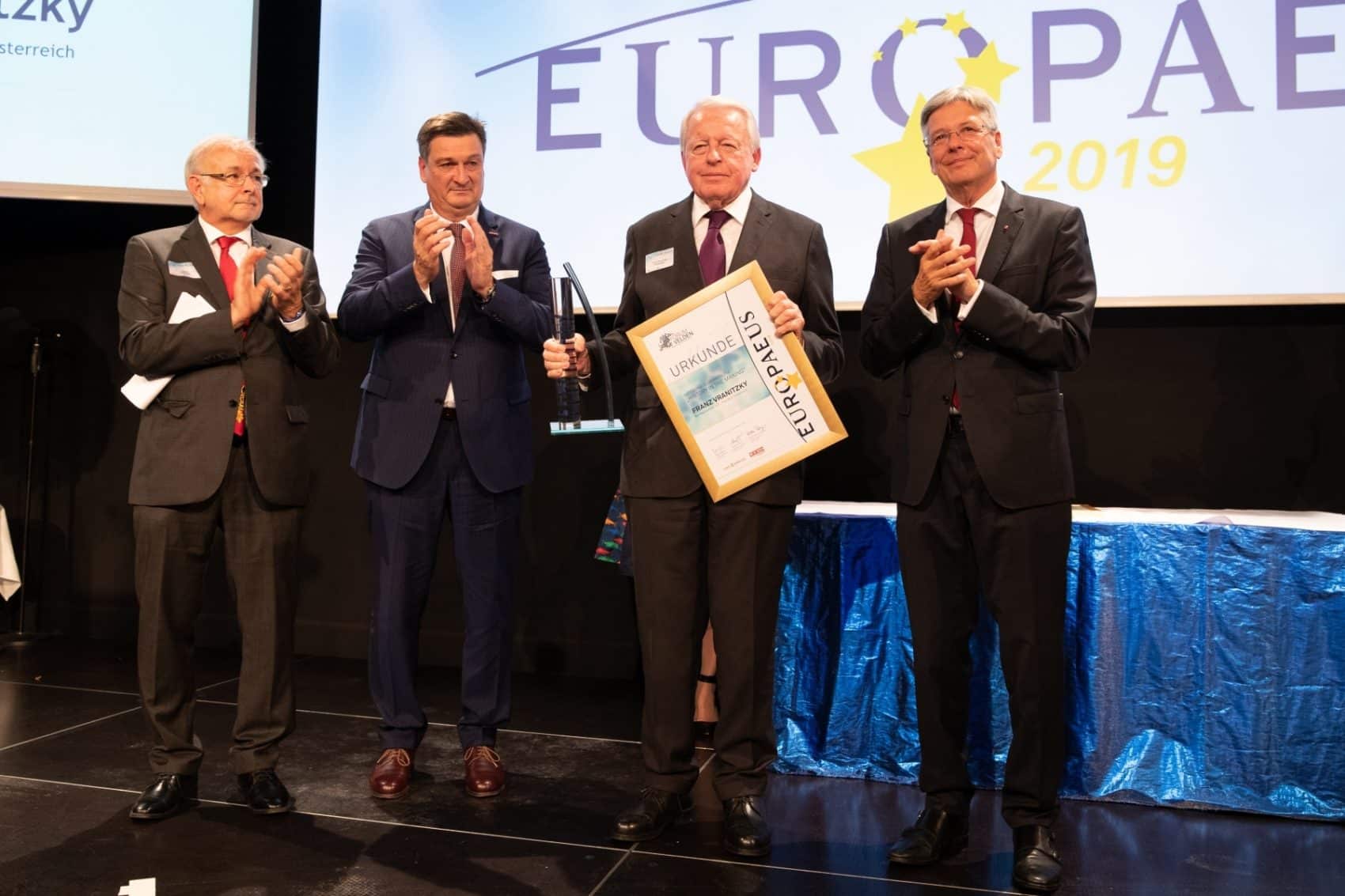 Der “Europaeus” in der Kategorie „Europapolitik“ wurde an Altbundeskanzler Franz Vranitzky verliehen.