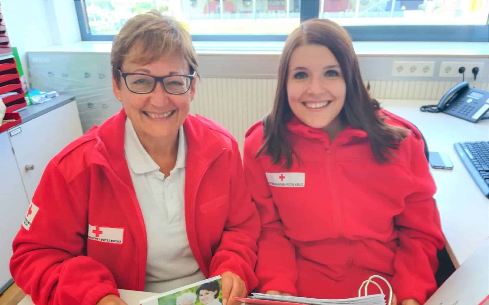 Bezirkskoordinatorin Anja Fugger-Oberluggauer und Stellvertreterin Claudia Krainer vom Roten Kreuz.