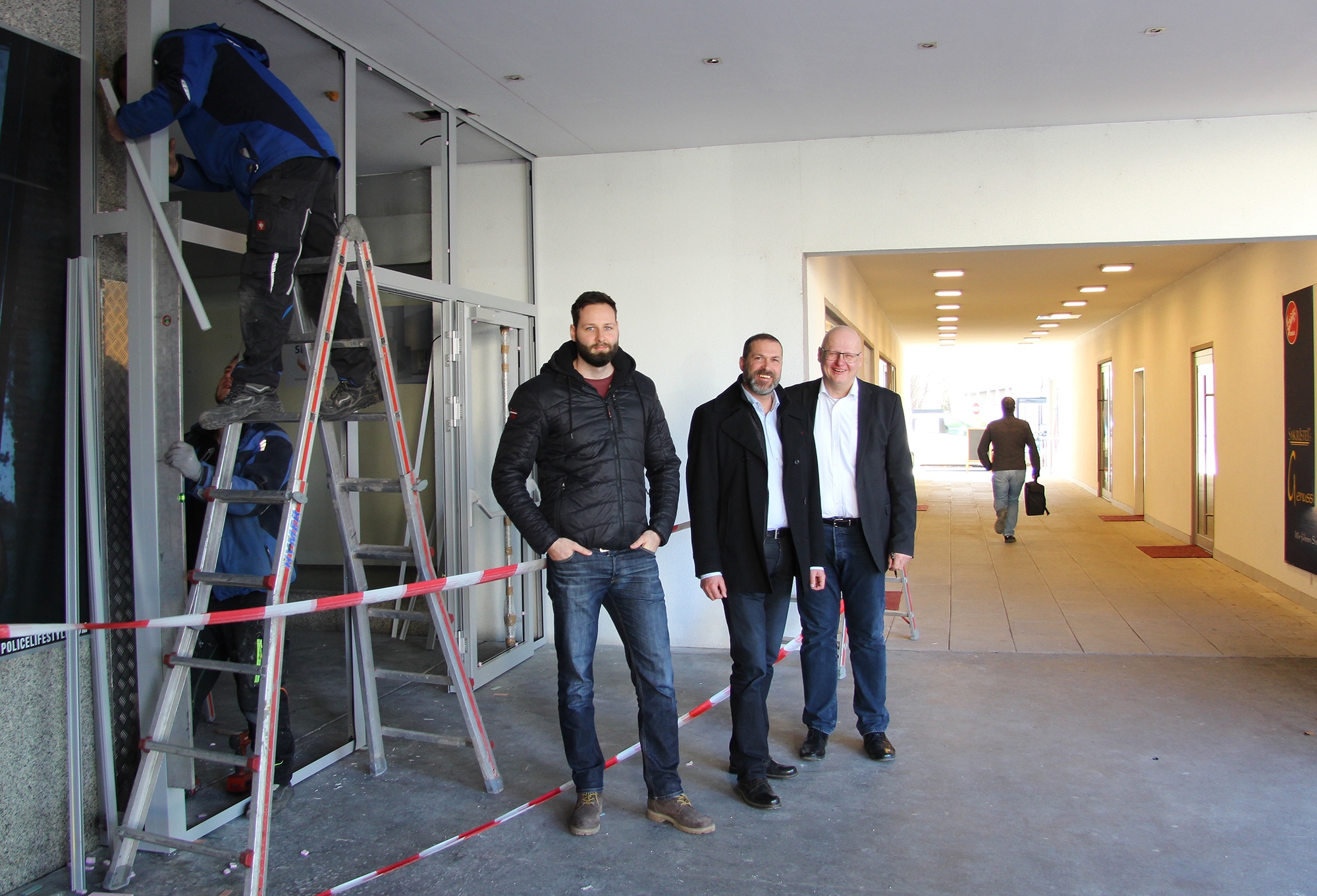 Stadtrat Markus Geiger mit DI Robert Slamanig (Leiter Abt. Facility Management) und Ing. Thomas Pokerschnig (Abt. Facility Management).