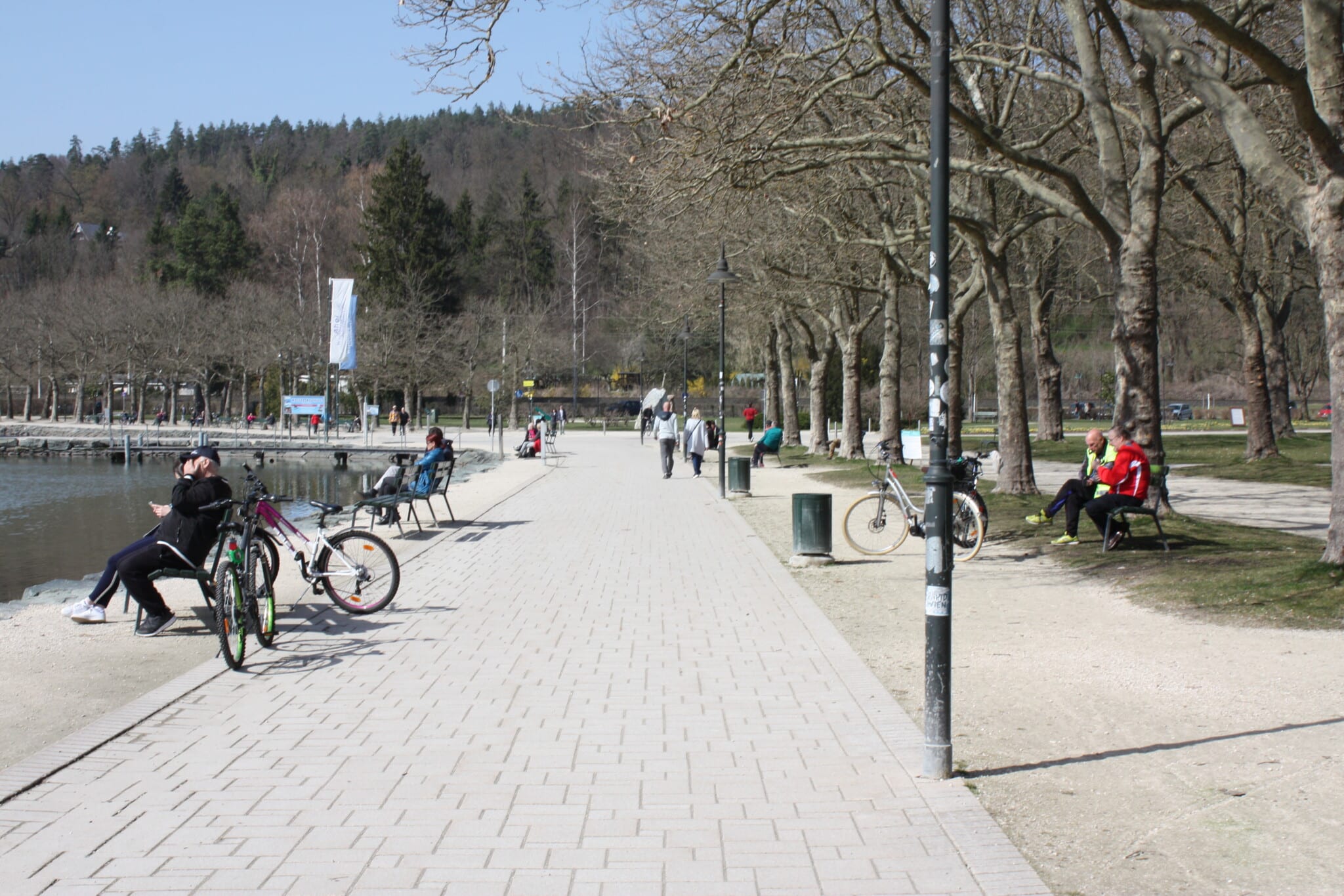 Auch in den letzten Tagen waren an den Wörthersee-Promenaden einige Spaziergänger und Radfahrer unterwegs.