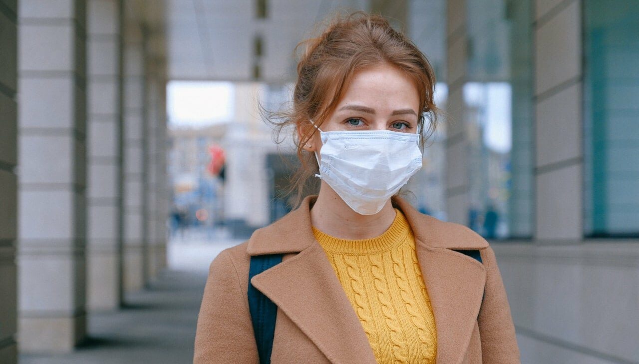 Sobald die Masken an den Eingängen von Supermarktketten verteilt werden, darf dort nur noch mit Atemschutz eingekauft werden.