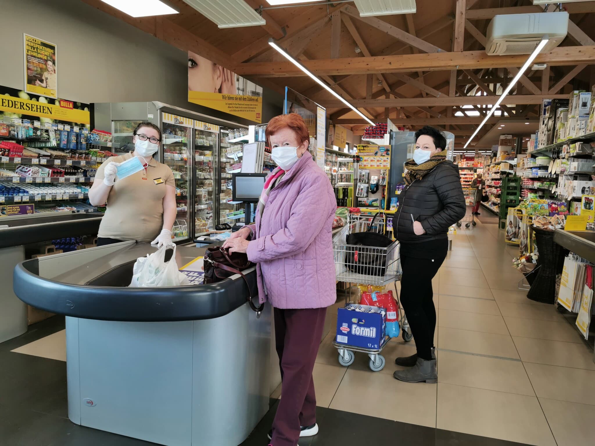 Ab heute ist das Tragen von Schutzmasken beim Einkaufen verpflichtend.