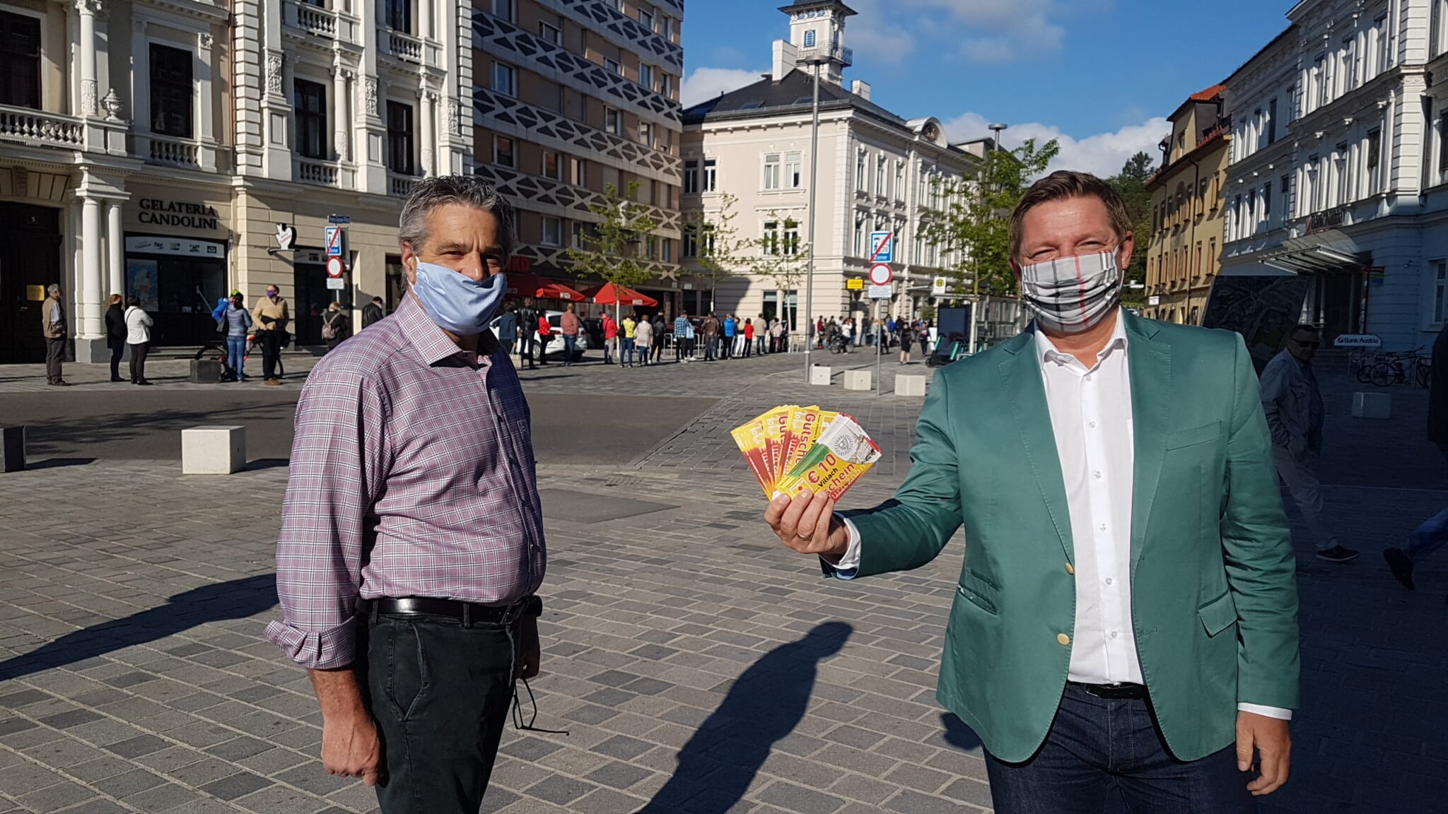 Stadtmarketing-Chef Gerhard Angerer und Bürgermeister Günther Albel freuen sich über das positive Feedback heute Früh in Villach.