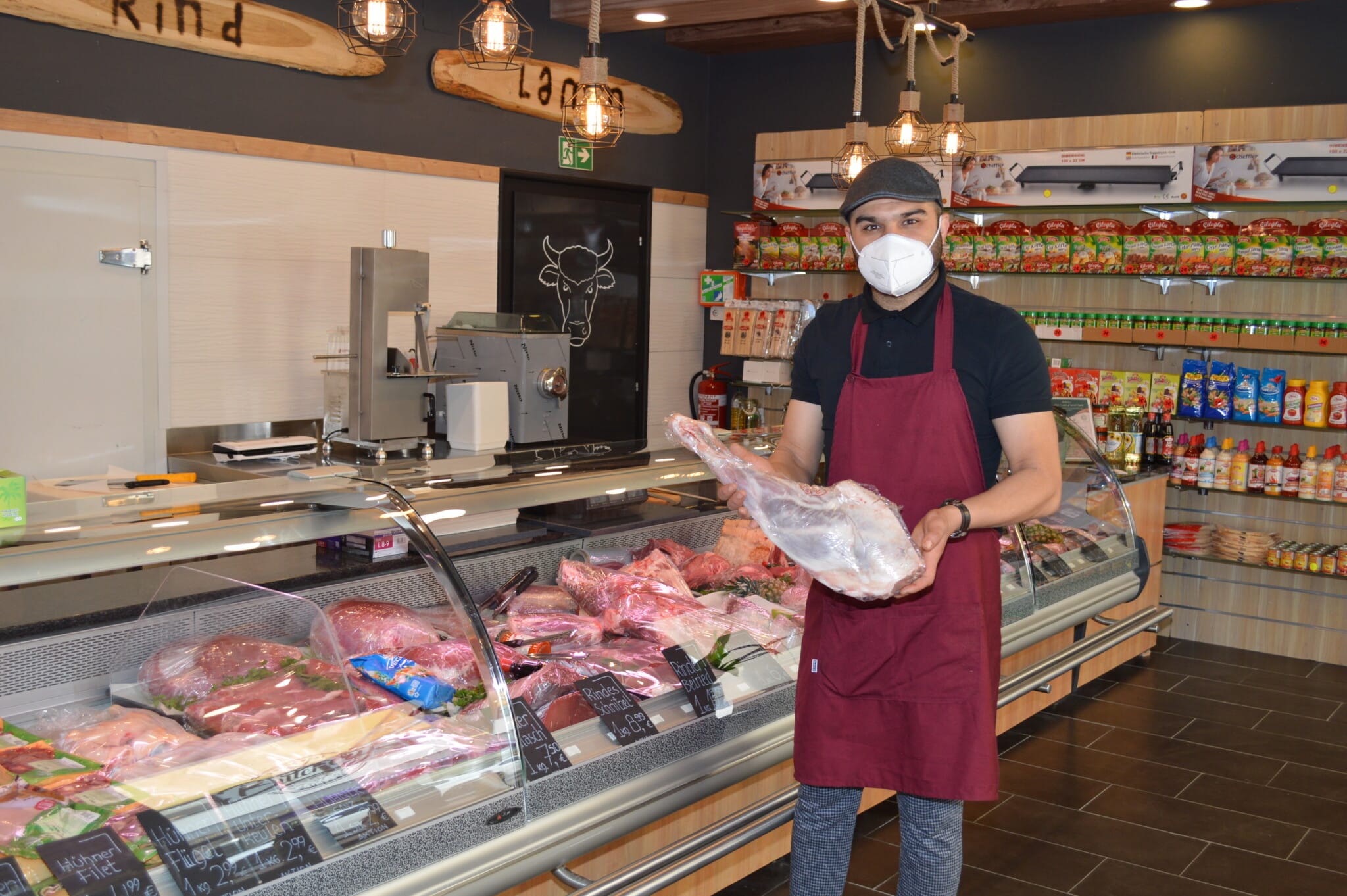 Amin Babaei bietet im „Butchery“ vorwiegend Fleisch aus Kärnten an. 