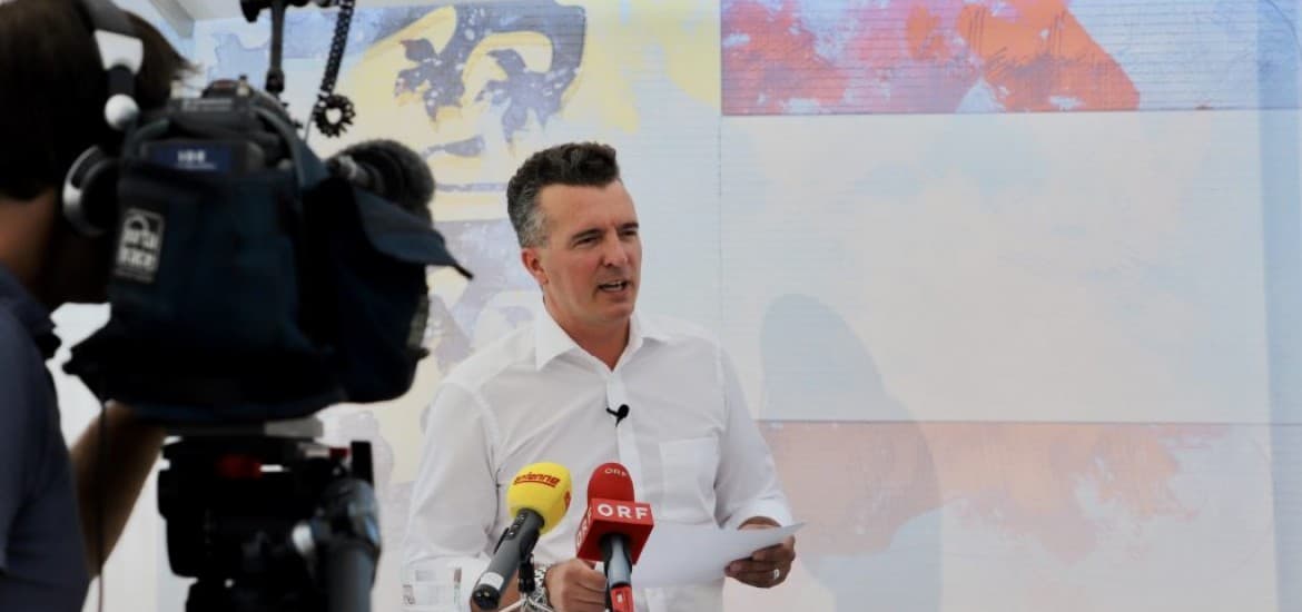 “Die FPÖ fordert von der Regierung eine massive Aufstockung der Polizeikräfte in Kärnten und einen neuerlichen Schwerpunkt bei der Bekämpfung der Drogendealer”, so FPÖ-Obmann Gernot Darmann.