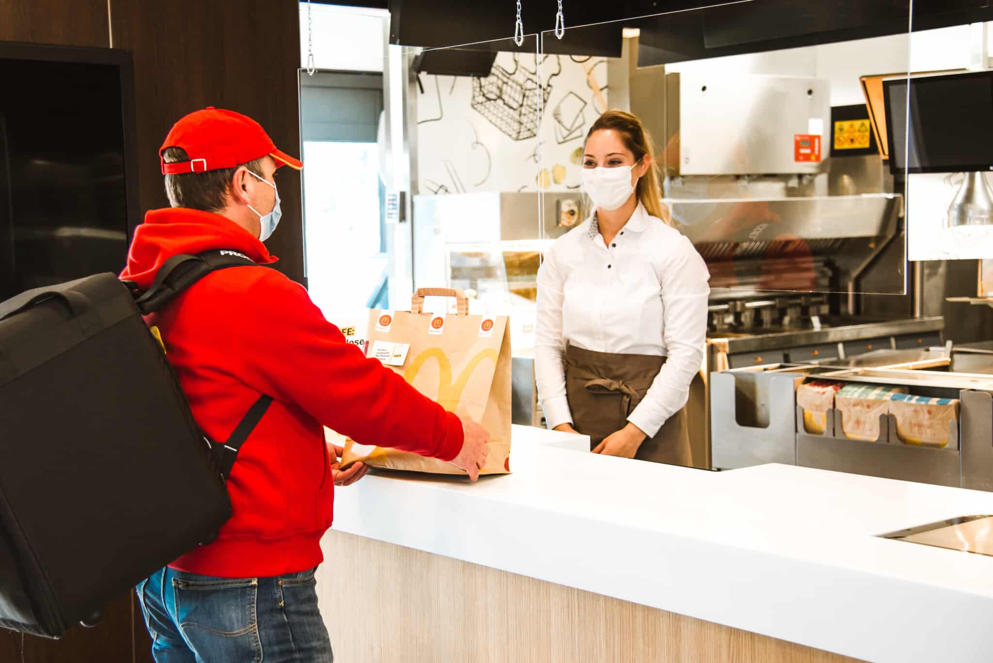 Die McDonald’s Restaurants eröffnen unter strengen Sicherheitsvorkehrungen.