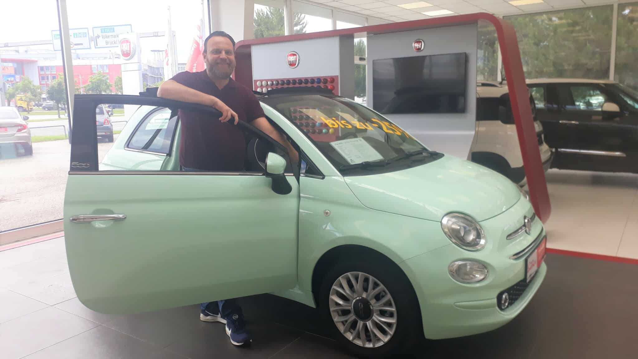 Tolle Aktion bei Fiat: “Jetzt kaufen und 2021 zahlen”, so Fiat-Verkaufsberater Stefan Özelt begeistert.