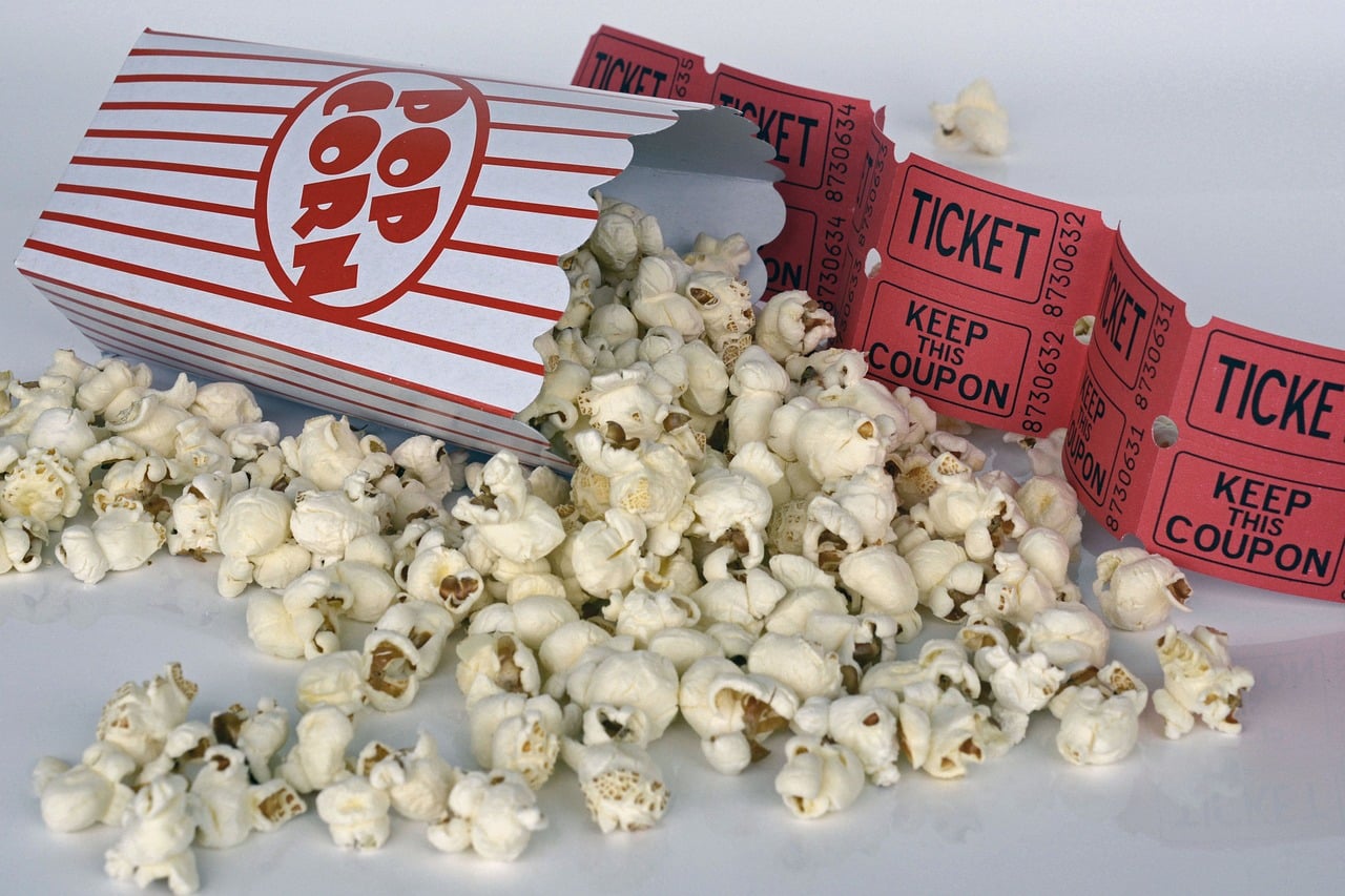 Der Megadeal mit Popcorn und Co. machen deinen Kinoabend perfekt.